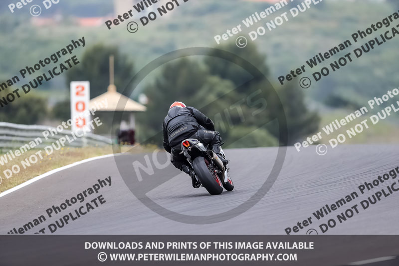 estoril;event digital images;motorbikes;no limits;peter wileman photography;portugal;trackday;trackday digital images